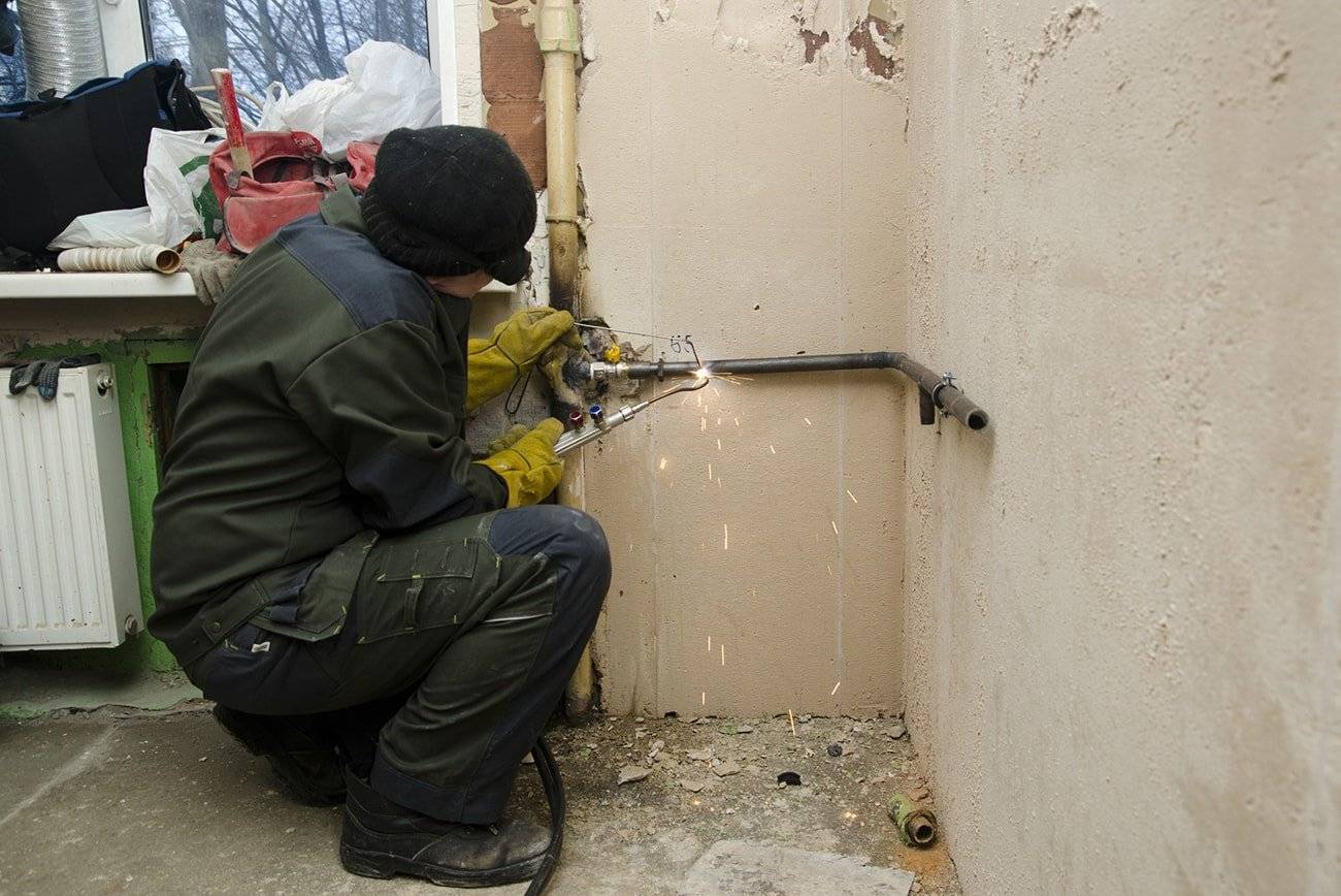 Как безопасно врезаться в газовую трубу в квартире или доме / газовые / предназначение труб / публикации / санитарно-технические работы