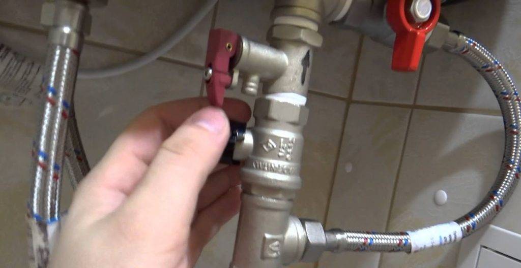 Как слить воду с водонагревателя